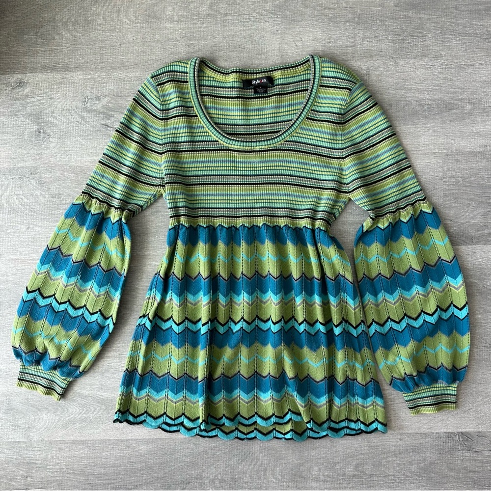 Y2K style & Co Babydoll Striped Green and Blue Women's Top with balloon sleeves